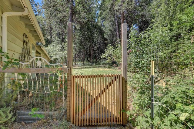 13814 Day Rd, Grass Valley, CA 95945