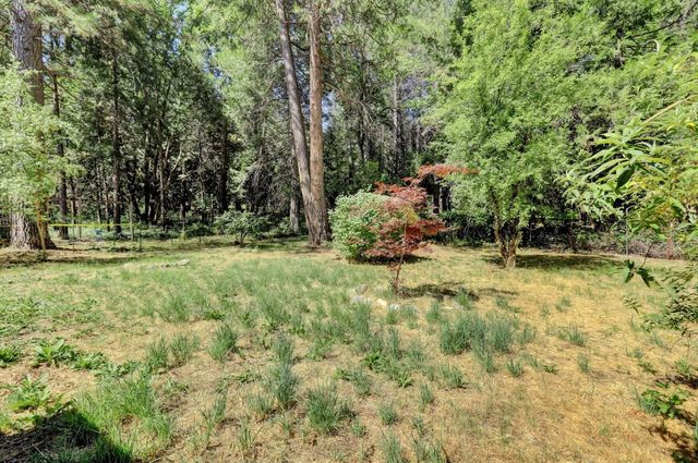 13814 Day Rd, Grass Valley, CA 95945