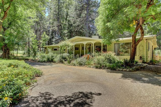 13814 Day Rd, Grass Valley, CA 95945