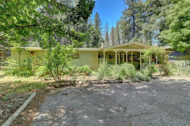 13814 Day Rd, Grass Valley, CA 95945