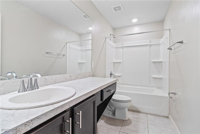 6390 Brant Bay BLVD 108, North Fort Myers, FL 33917