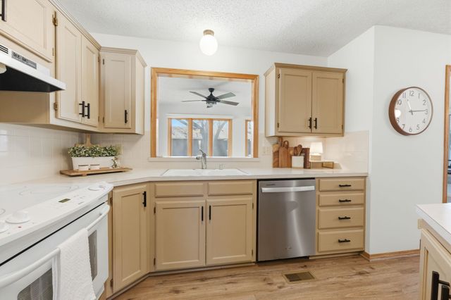 11403 W Bekemeyer St, Wichita, KS 67212