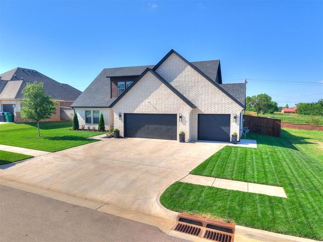 11817 NW 108th Terrace, Yukon, OK 73099