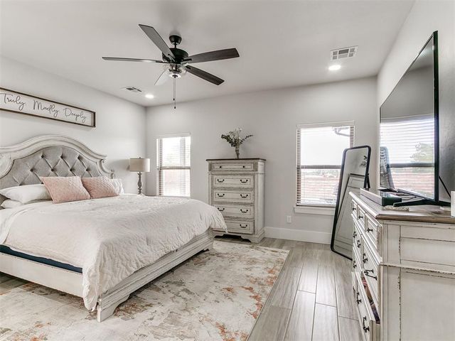 11817 NW 108th Terrace, Yukon, OK 73099