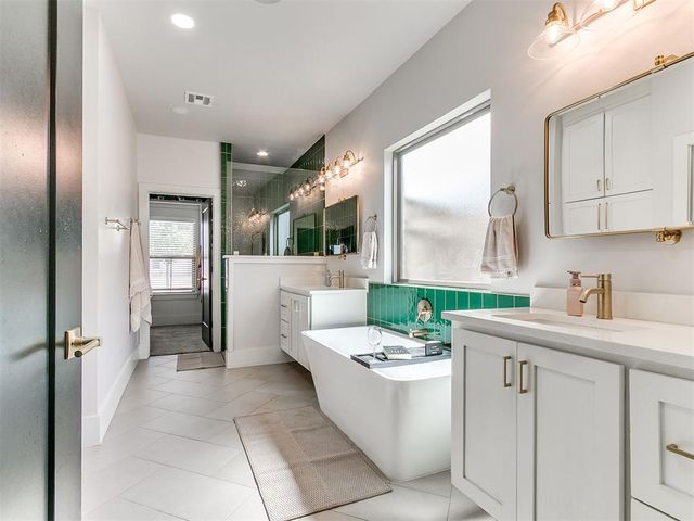 11817 NW 108th Terrace, Yukon, OK 73099