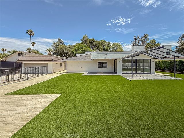 22921 Dolorosa Street, Woodland Hills, CA 91367