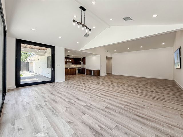 22921 Dolorosa Street, Woodland Hills, CA 91367