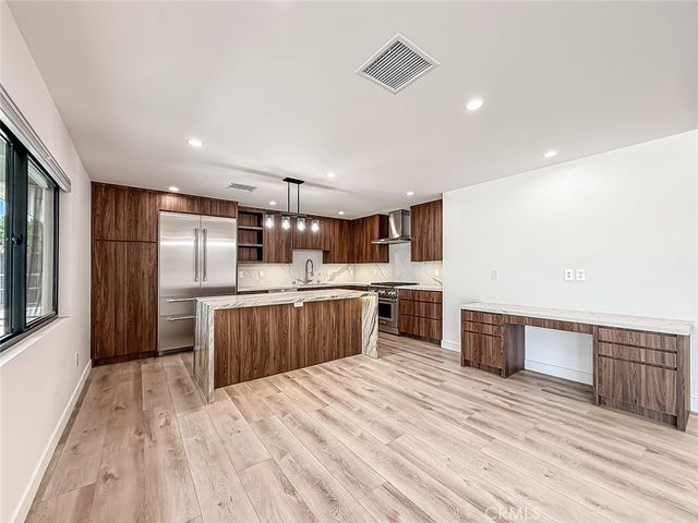 22921 Dolorosa Street, Woodland Hills, CA 91367