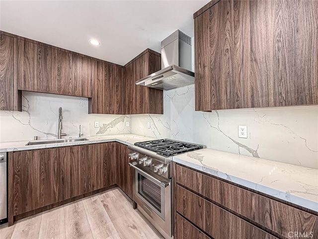 22921 Dolorosa Street, Woodland Hills, CA 91367