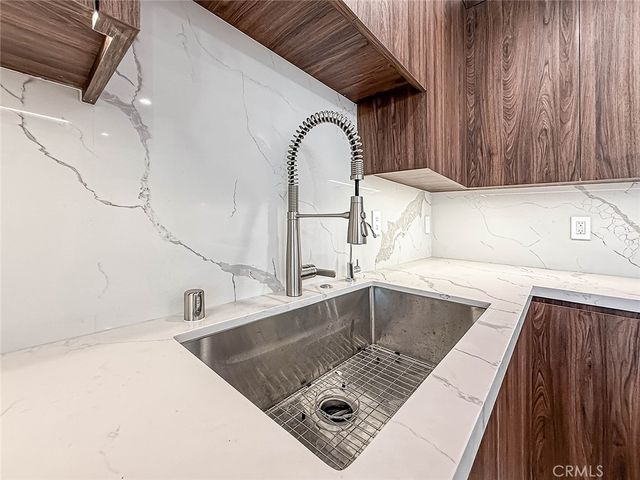 22921 Dolorosa Street, Woodland Hills, CA 91367