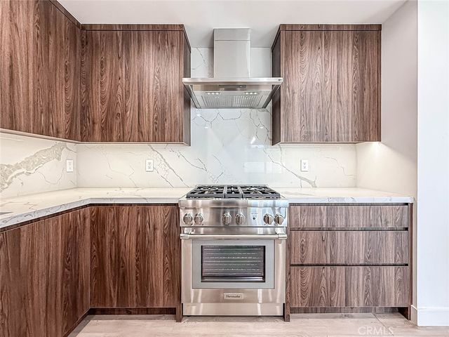 22921 Dolorosa Street, Woodland Hills, CA 91367