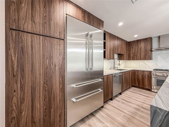 22921 Dolorosa Street, Woodland Hills, CA 91367