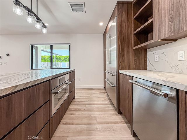 22921 Dolorosa Street, Woodland Hills, CA 91367