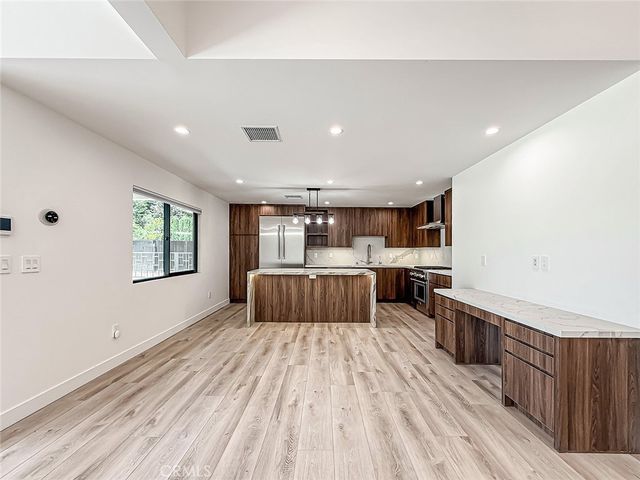 22921 Dolorosa Street, Woodland Hills, CA 91367