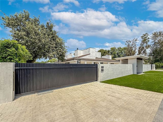 22921 Dolorosa Street, Woodland Hills, CA 91367