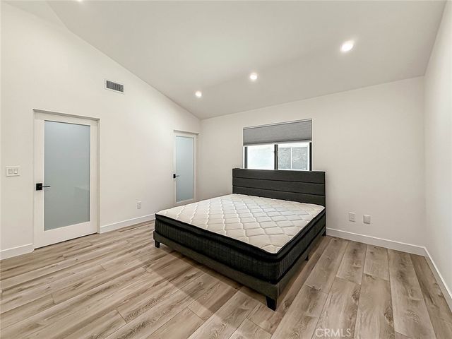 22921 Dolorosa Street, Woodland Hills, CA 91367