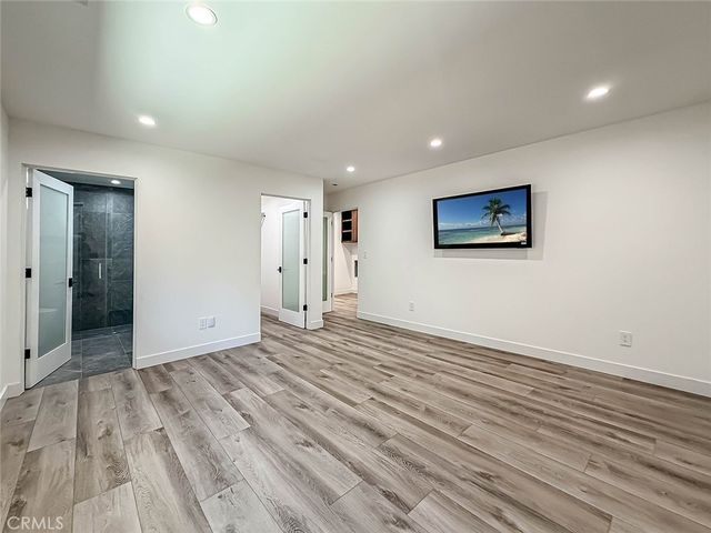 22921 Dolorosa Street, Woodland Hills, CA 91367