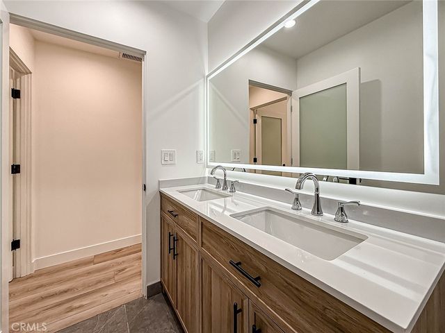 22921 Dolorosa Street, Woodland Hills, CA 91367