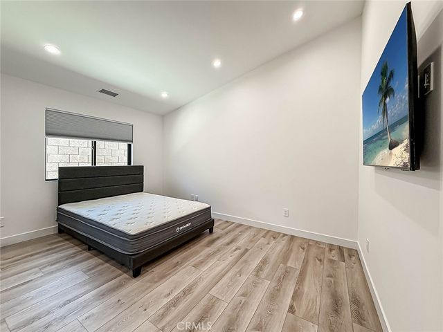 22921 Dolorosa Street, Woodland Hills, CA 91367