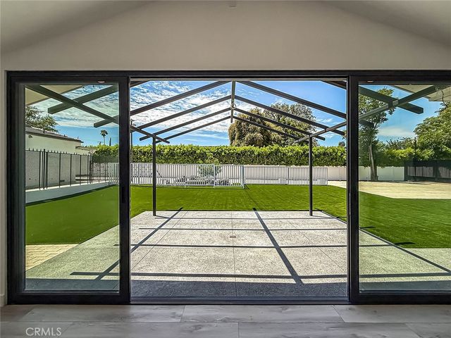 22921 Dolorosa Street, Woodland Hills, CA 91367