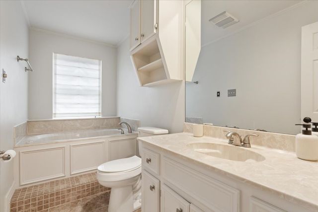 402 Shadow Mountain Drive, Woodway, TX 76712