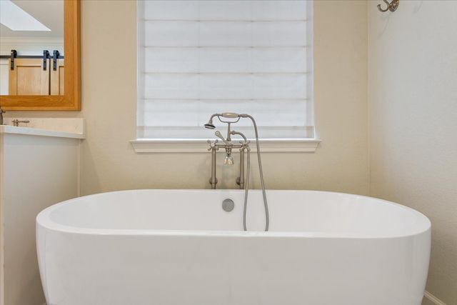 402 Shadow Mountain Drive, Woodway, TX 76712
