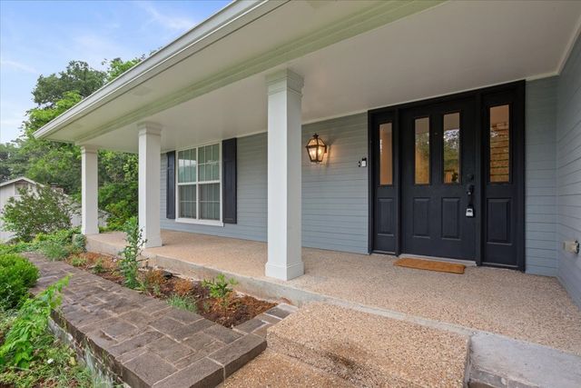402 Shadow Mountain Drive, Woodway, TX 76712