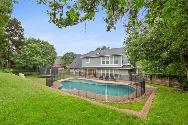 402 Shadow Mountain Drive, Woodway, TX 76712