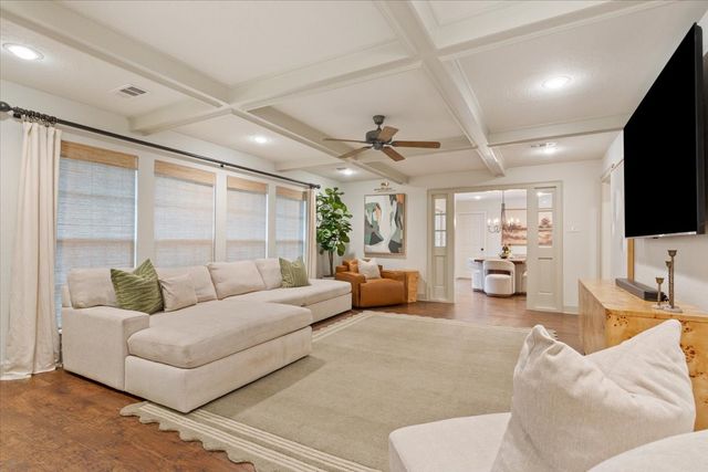 402 Shadow Mountain Drive, Woodway, TX 76712
