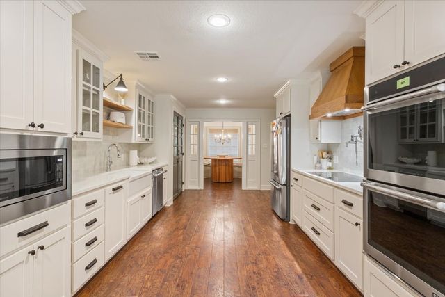 402 Shadow Mountain Drive, Woodway, TX 76712