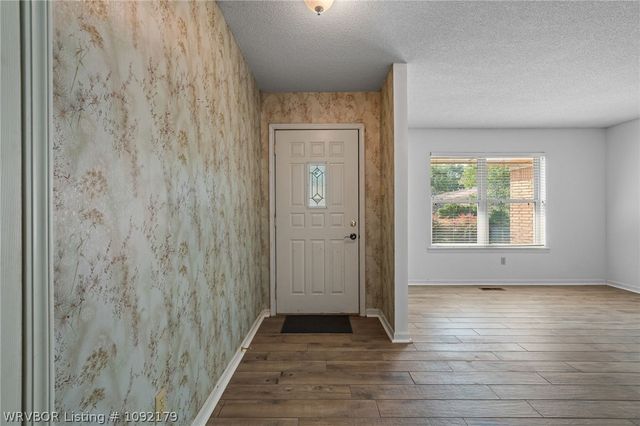 8205 Clover Drive, Fort Smith, AR 72908