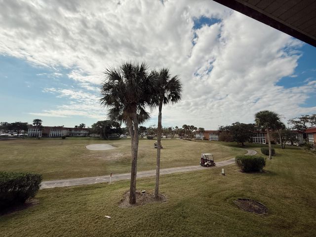 106 Spring Lake Court 201, Vero Beach, FL 32962