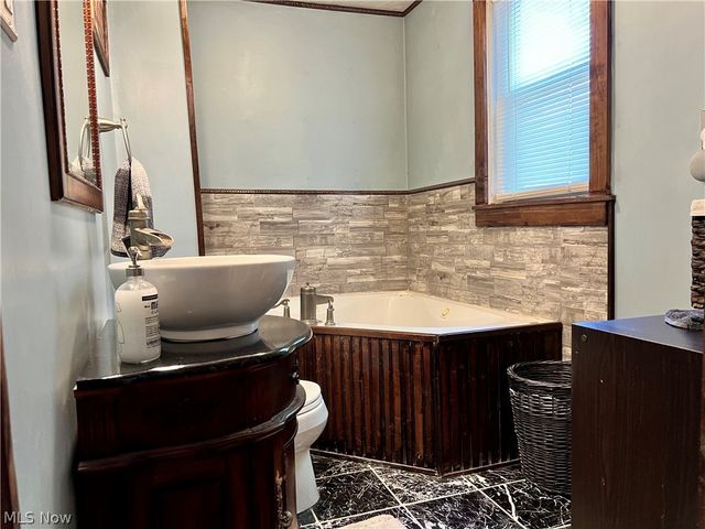 101 High Street, Marietta, OH 45750