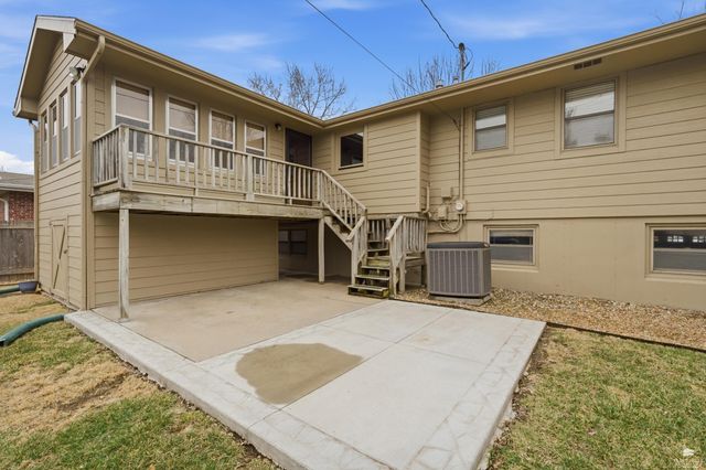 2442 Vaughn Drive, Manhattan, KS 66502