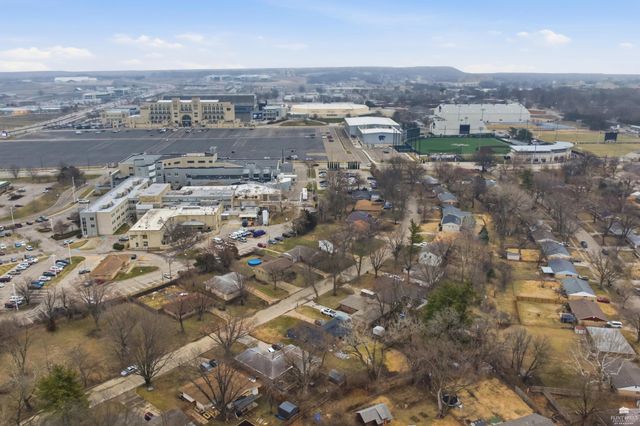 2442 Vaughn Drive, Manhattan, KS 66502