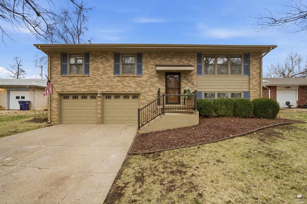 2442 Vaughn Drive, Manhattan, KS 66502