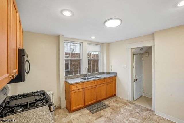 14 Scheerer Ave, Newark City, NJ 07112