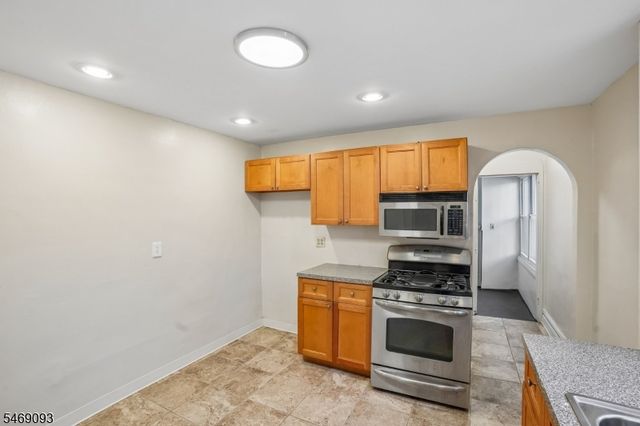 14 Scheerer Ave, Newark City, NJ 07112