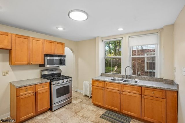 14 Scheerer Ave, Newark City, NJ 07112
