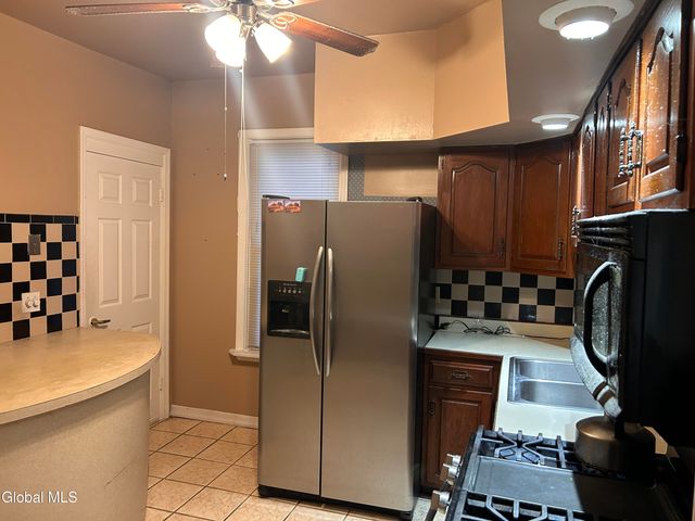 42 Kelton Avenue, Schenectady, NY 12307