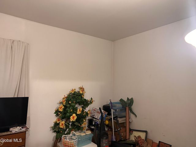 42 Kelton Avenue, Schenectady, NY 12307