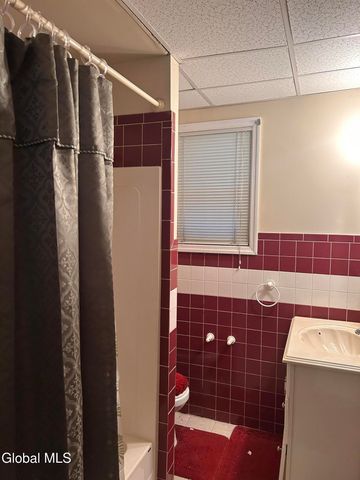 42 Kelton Avenue, Schenectady, NY 12307