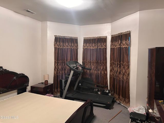 42 Kelton Avenue, Schenectady, NY 12307