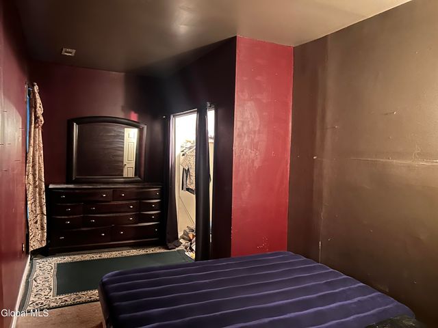 42 Kelton Avenue, Schenectady, NY 12307