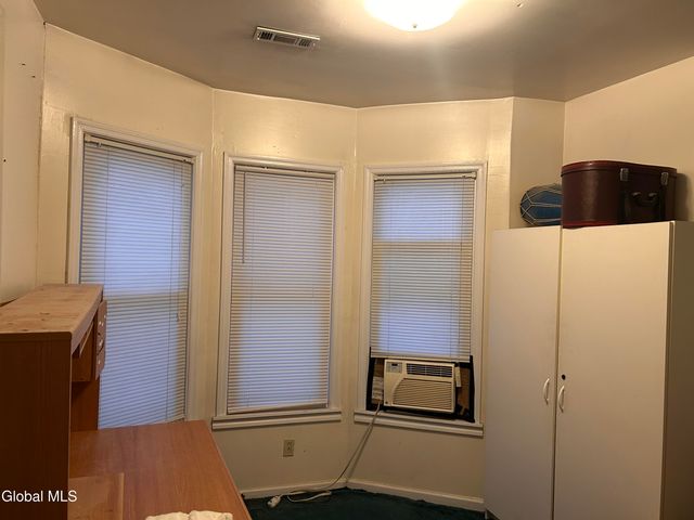 42 Kelton Avenue, Schenectady, NY 12307