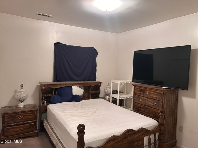 42 Kelton Avenue, Schenectady, NY 12307