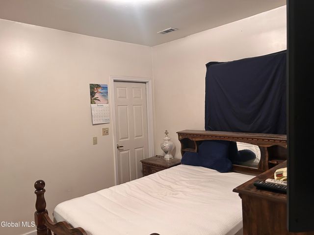 42 Kelton Avenue, Schenectady, NY 12307