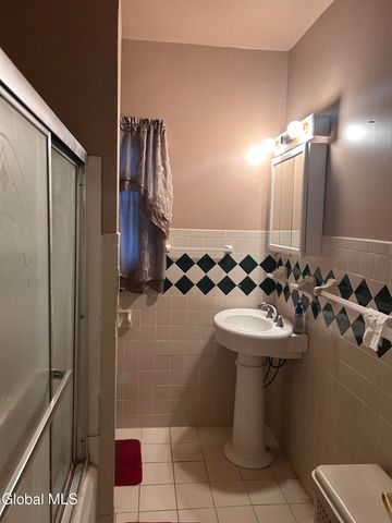 42 Kelton Avenue, Schenectady, NY 12307