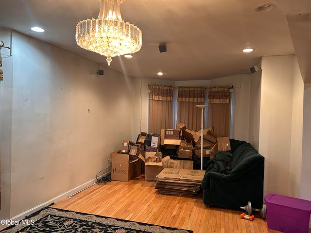 42 Kelton Avenue, Schenectady, NY 12307