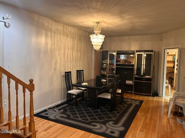 42 Kelton Avenue, Schenectady, NY 12307